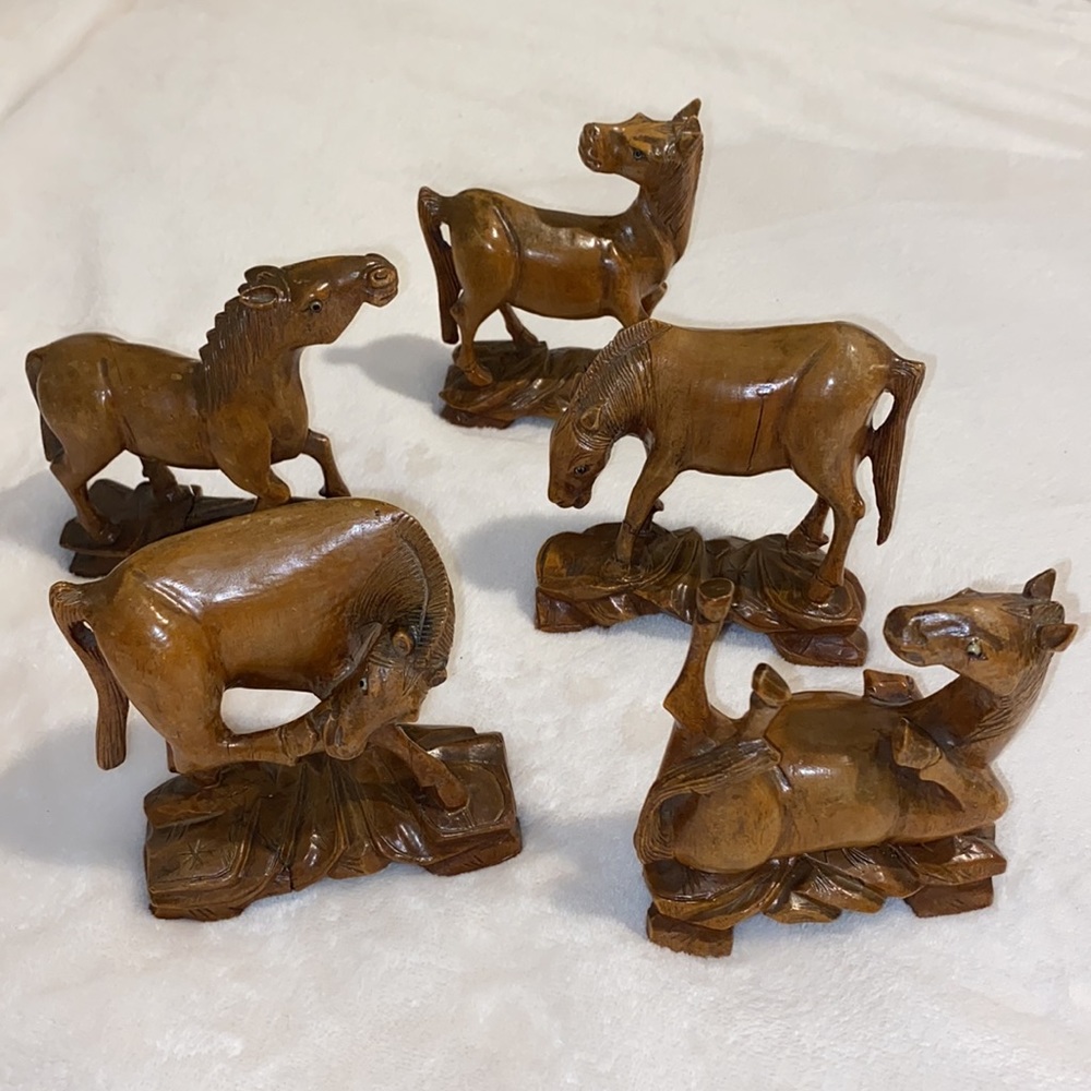 Set of 5 Vintage Hand carved wooden Horse with glass eyes